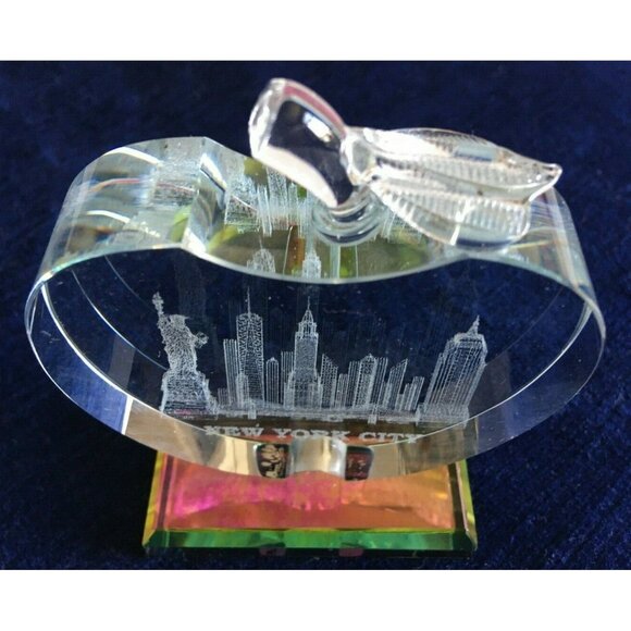 New York City Apple Art Glass Souvenir Paperweight Etched Footed 3"*3"* 1" - Picture 3 of 6